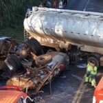 URGENTE! Caminhão Tomba e Causa Tragédia na BR-277: Cena de Horror!