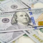 💸 Alerta de Queda e Expectativa! Dólar Abre a Semana Assim… Será que Trump Vai Derrubar Tudo?