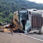 BR-277 Travada! Caminhão Tomba na Serra da Esperança e Causa Interdição! 😱