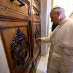 🔥URGENTE! Papa Quebra Tradição e Reabre Quarto SECRETO do Vaticano! O Que Será Encontrado Lá Dentro?🔥