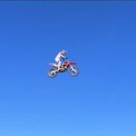 Você NÃO vai acreditar no que esses pilotos de motocross estão prestes a fazer! 😱