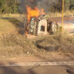 Tragédia na Estrada! Caminhoneiro Encontra Fim Brutal Esmagado por Carga de Leite em MG!