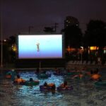 😱 Você Não Vai Acreditar! Cinema DENTRO da Piscina em SP? 🎬🌊