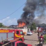URGENTE: Casa em Chamas Aterroriza Moradores de Macapá! 😱 Veja o Vídeo!