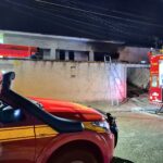 🔥 Mistério em MG: Cadeirante Encontrado Morto em Casa Incendiada com Sinais de Violência!