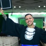 Você não vai acreditar no que o ex-baixista do Charlie Brown Jr. e CPM 22 fez! 🎸🎓