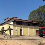 ⚡️ Carro Eletrocutado! 4 Vítimas Presas em Fios de Alta Tensão – Veja o Resgate Chocante! ⚡️